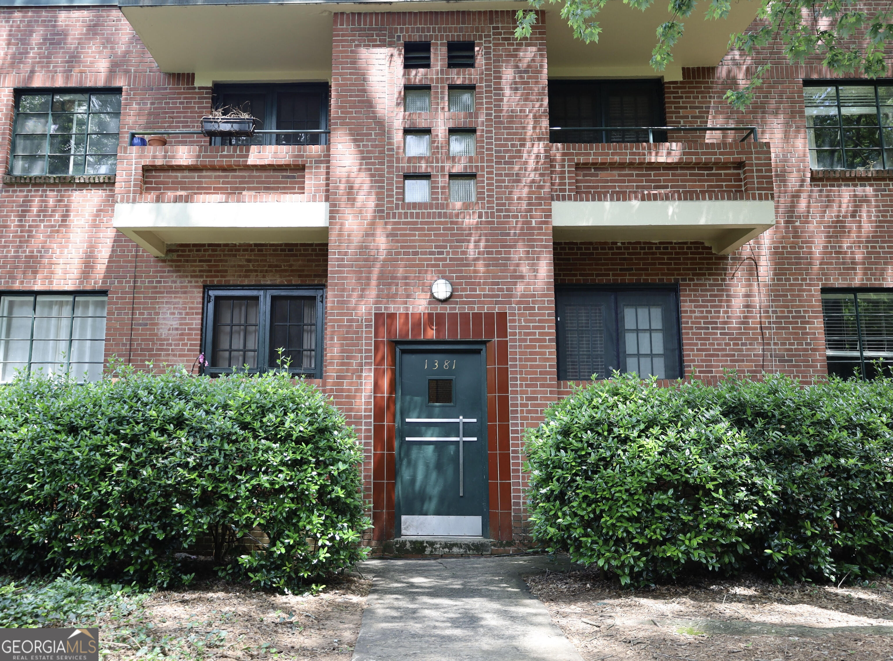 1381 NE Normandy DR NE 4