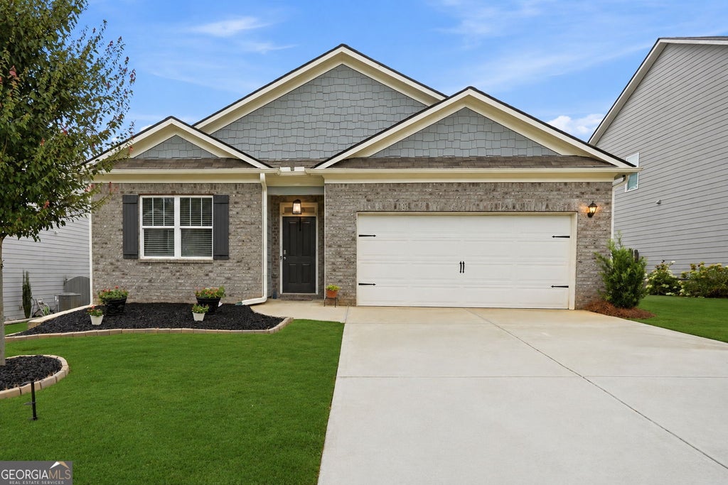Photo of 450 Starbuck Parkway, Pendergrass, GA 30567 (MLS # 10835385)