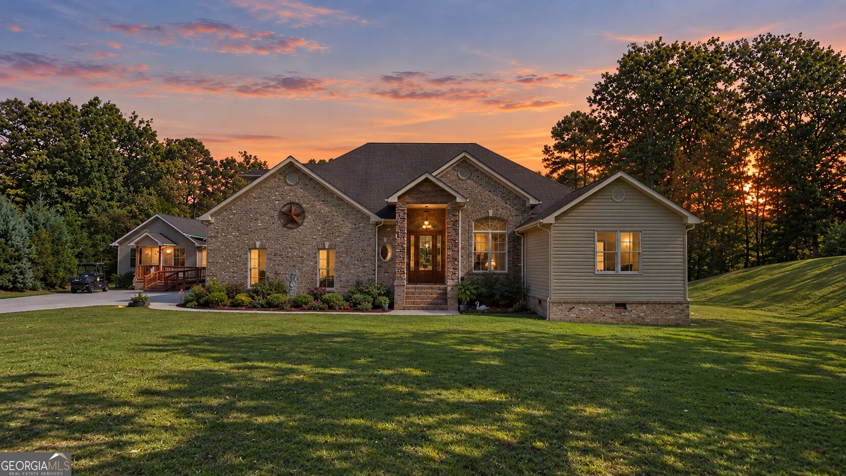 201 Lake Hills PL