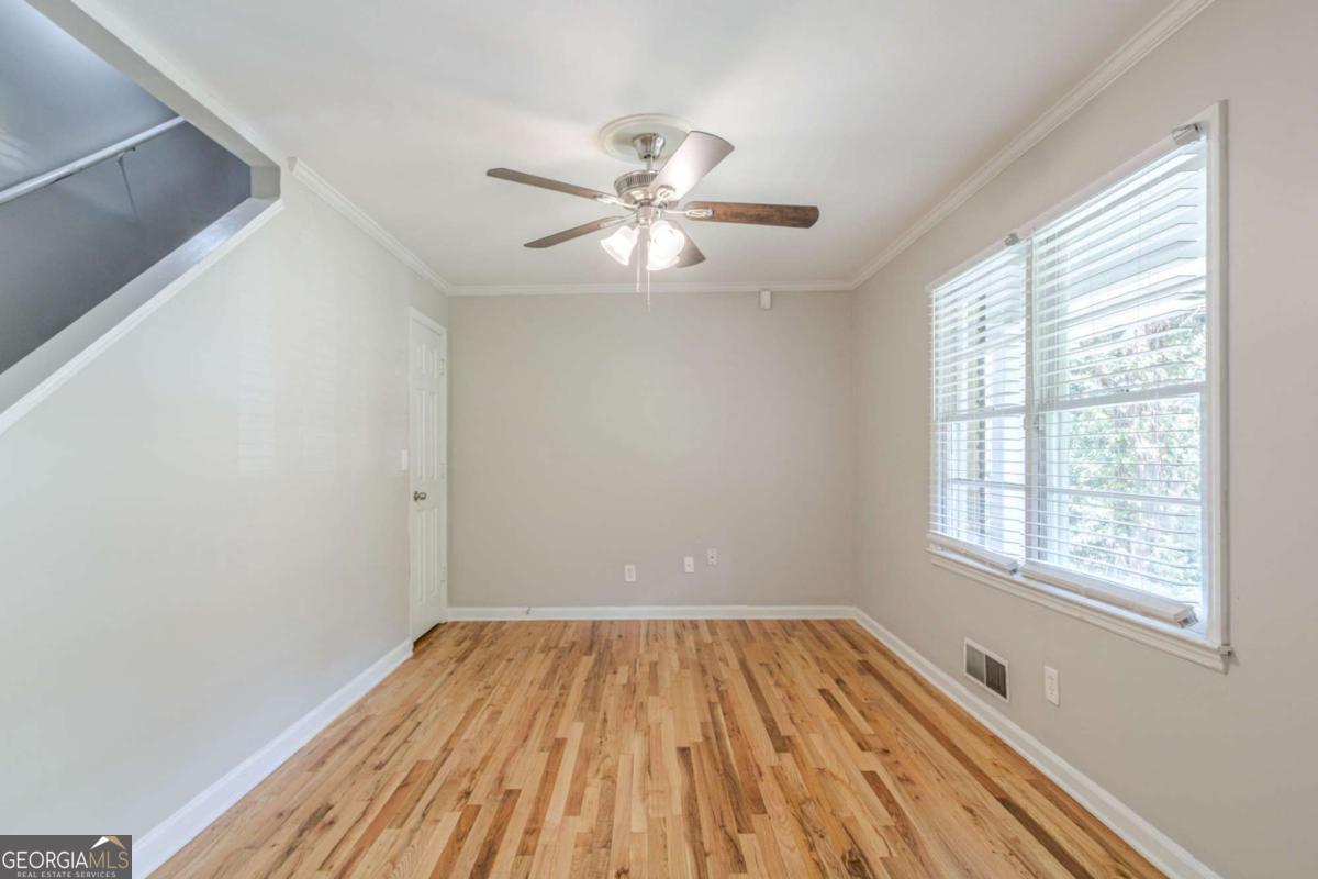 927 Magna Carta DR NW