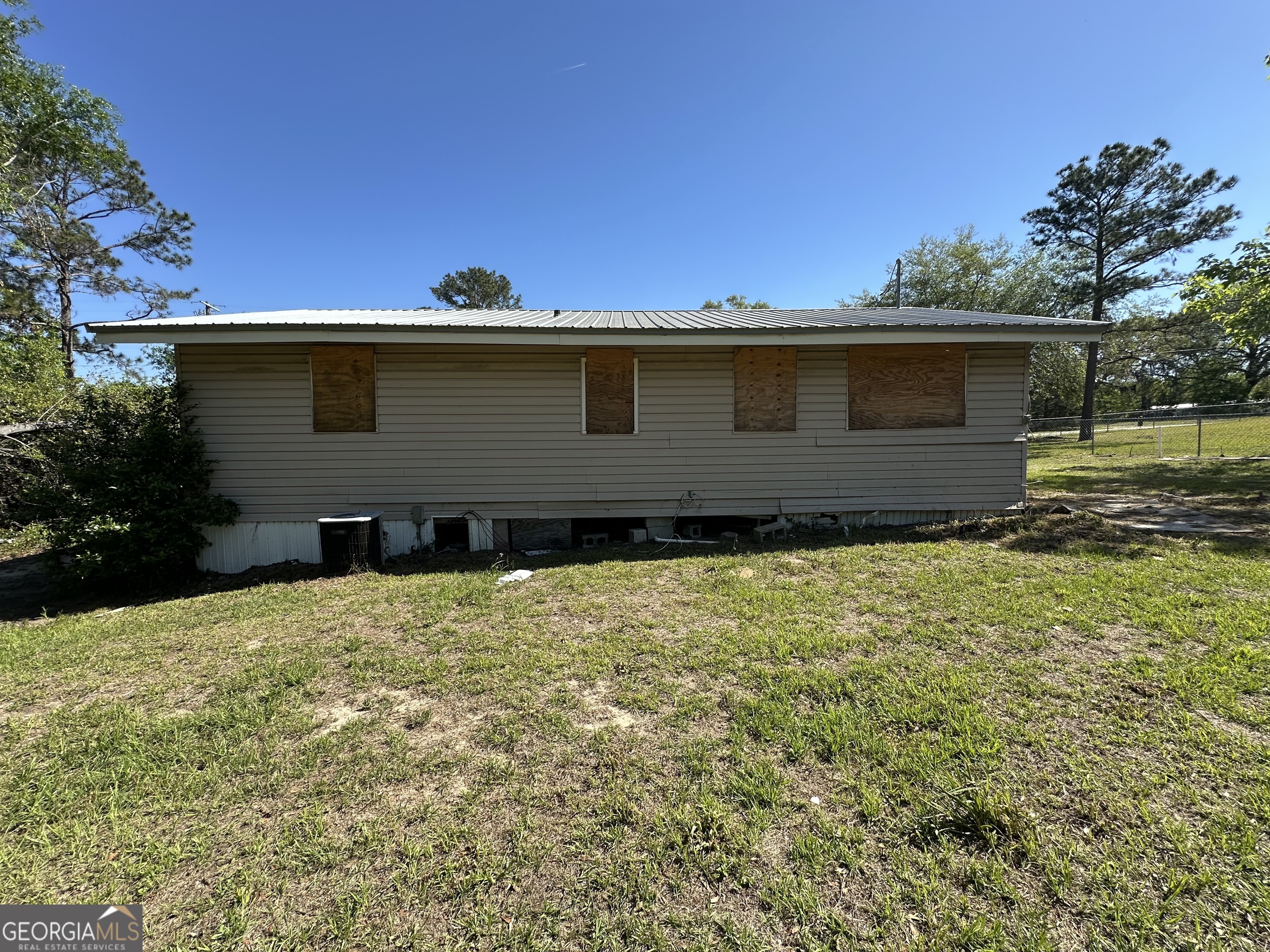 56 Daisy AVE