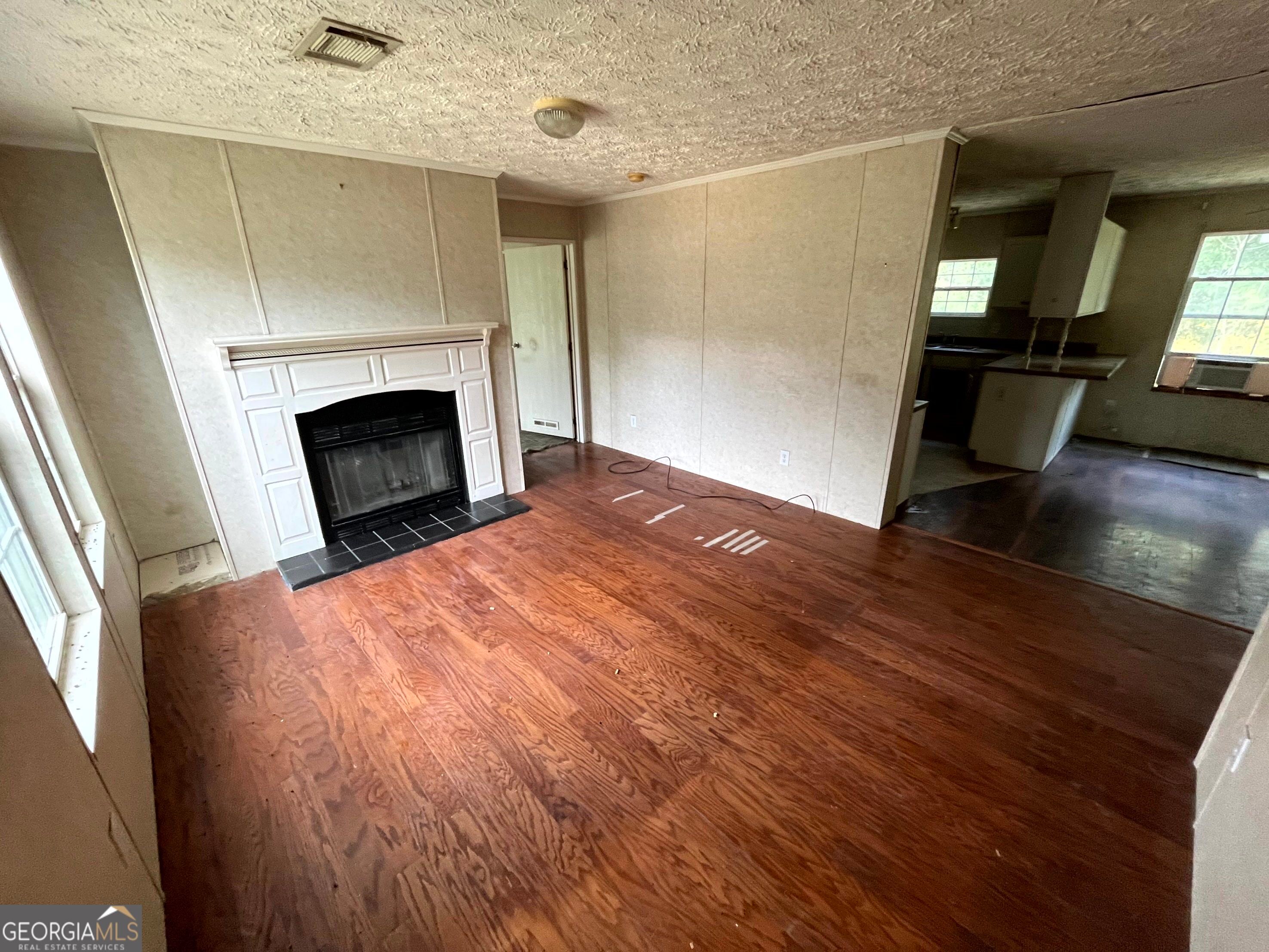 952 River Ridge CIR