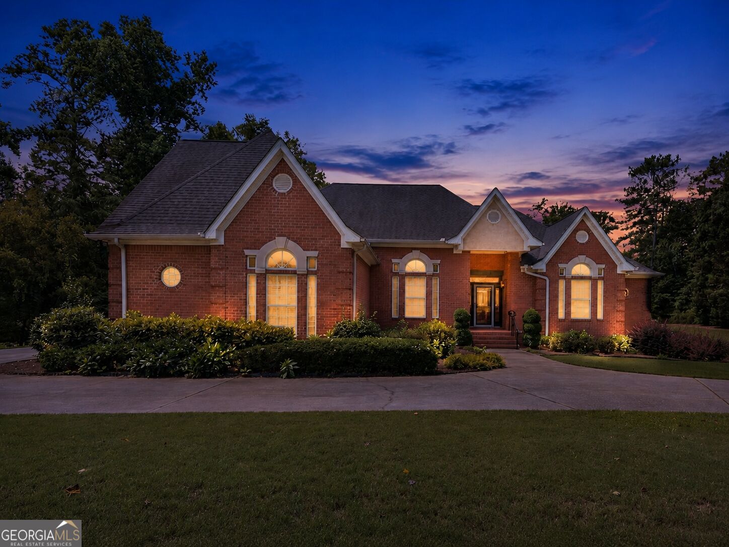 370 Allie DR