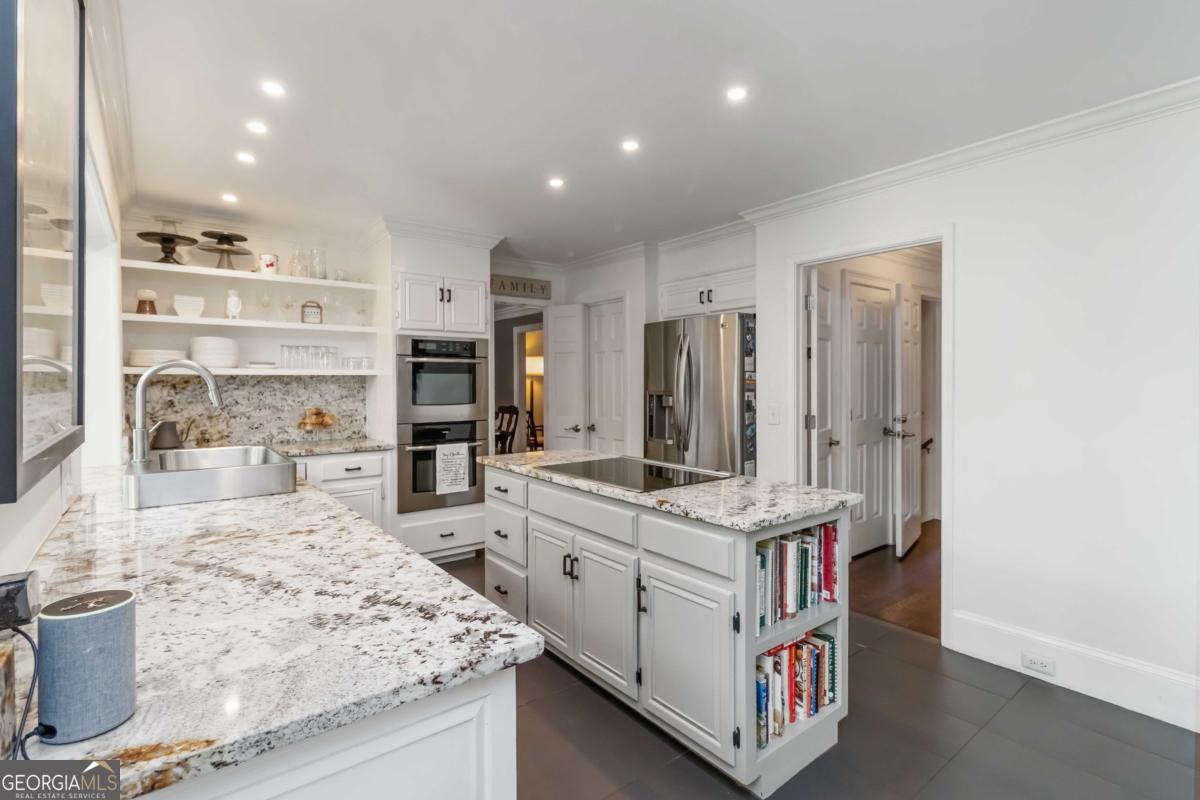 8665 Lake Glen CT