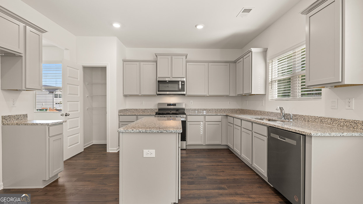 383 Abbott RD
