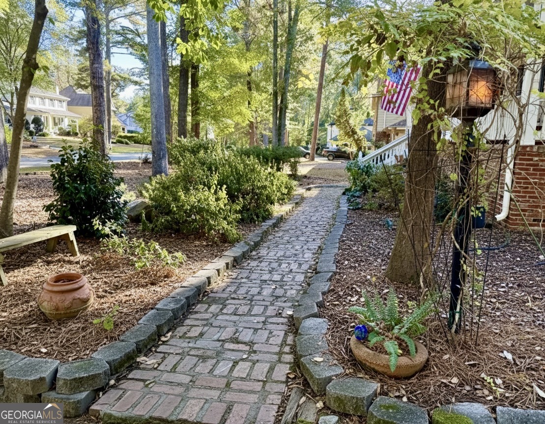 153 Lakeside DR
