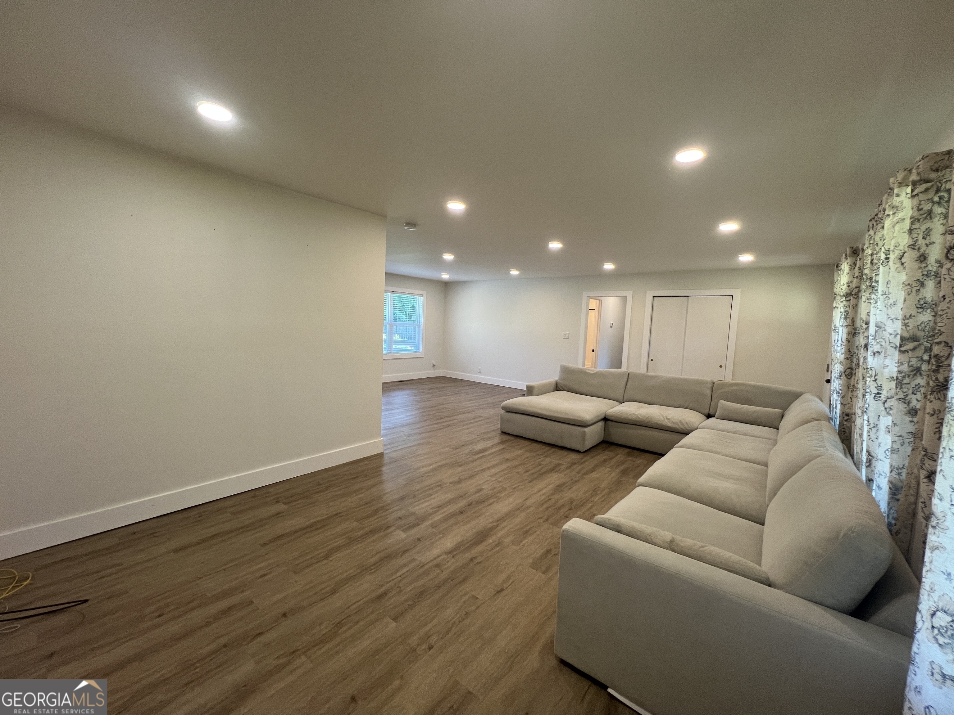 517 E Boyd RD
