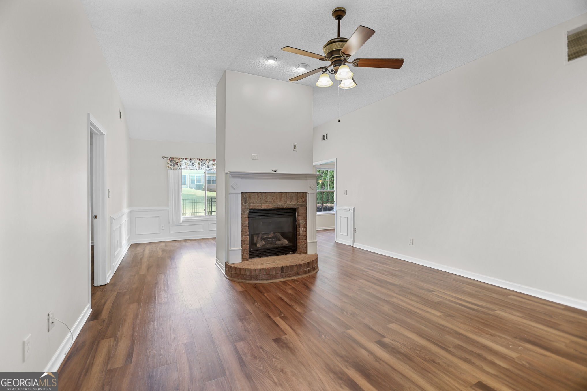 Pinnacle Pointe - Residential