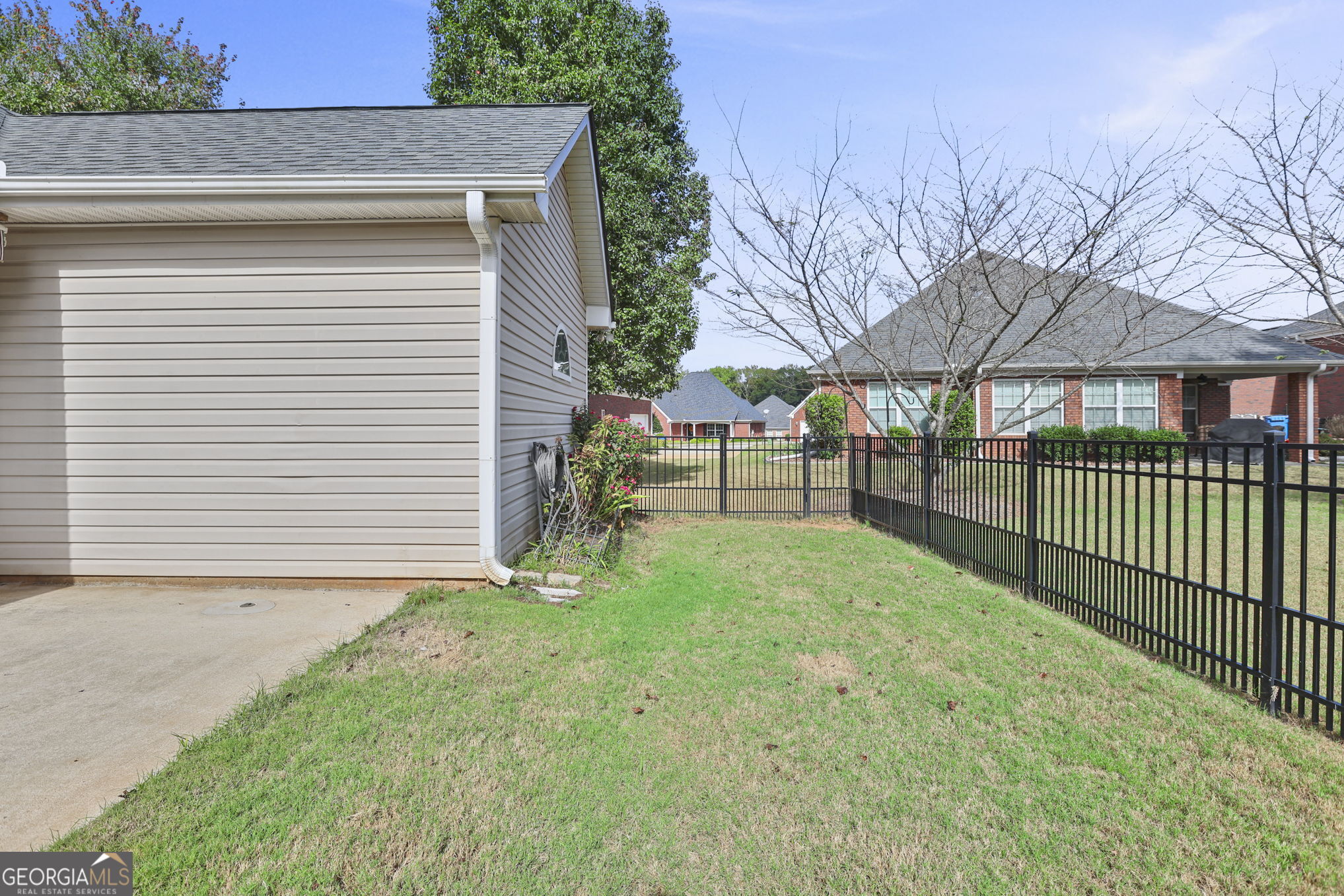 Pinnacle Pointe - Residential