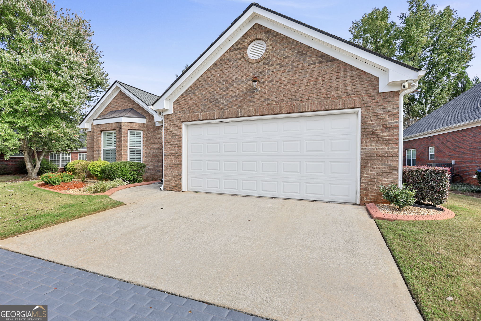 Pinnacle Pointe - Residential