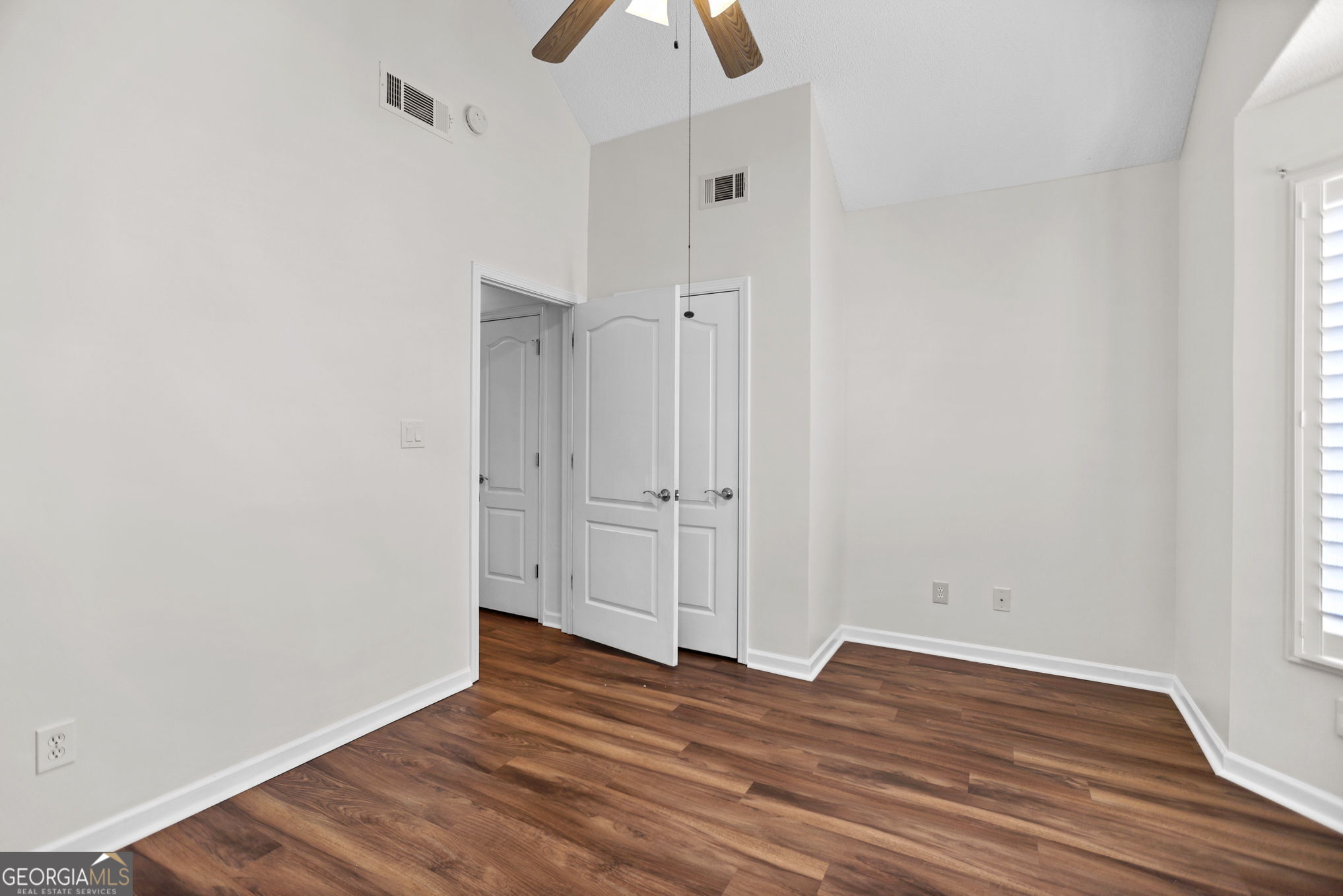 Pinnacle Pointe - Residential