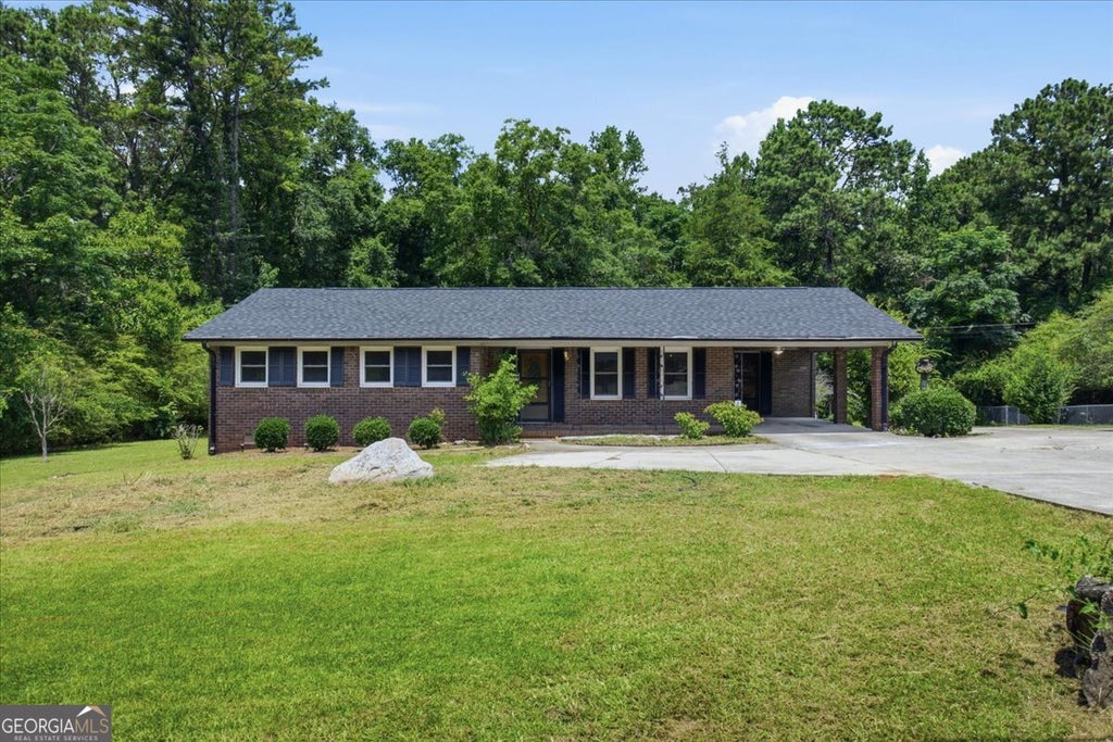 Photo of 97 Lee Road, Senoia, GA 30276 (MLS # 10806032)