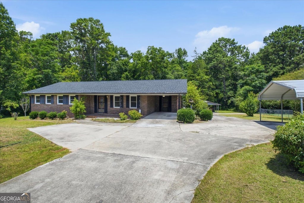 Photo of 97 Lee Road, Senoia, GA 30276 (MLS # 10806032)
