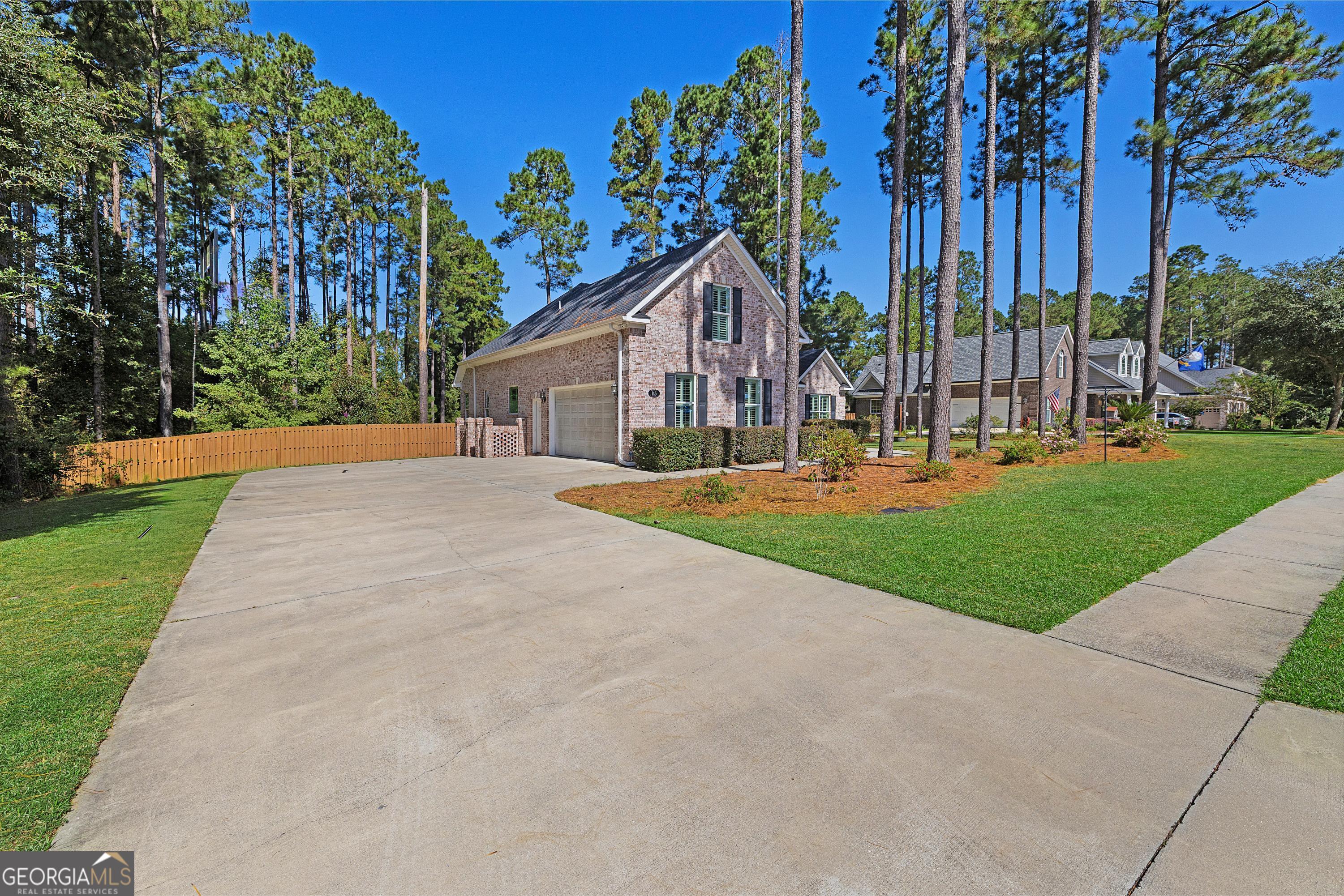 145 Sweetwater CIR