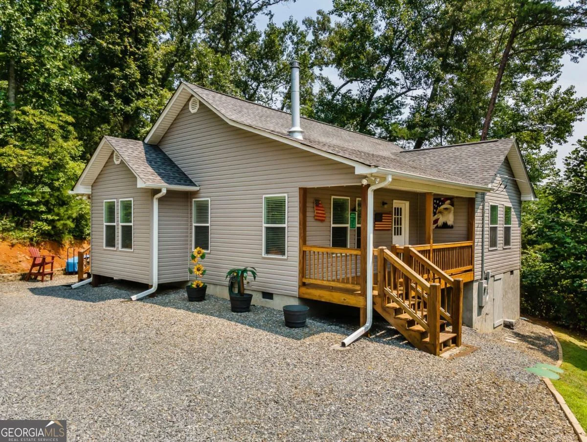 216 Hideaway Road