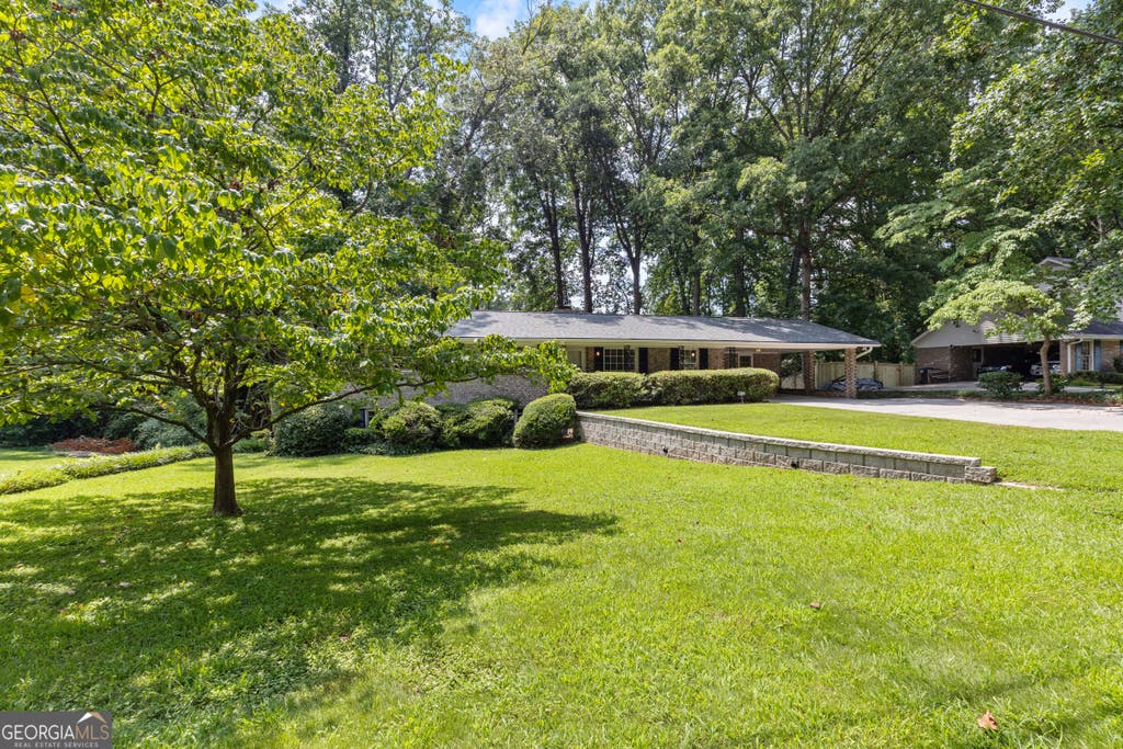 Photo of 660 Grove Parkway SE, Marietta, GA 30067 (MLS # 10808368)