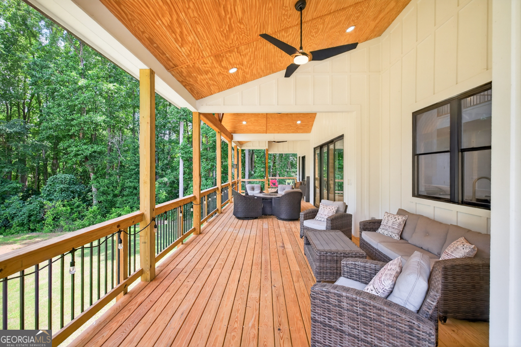 3180 Lee DR