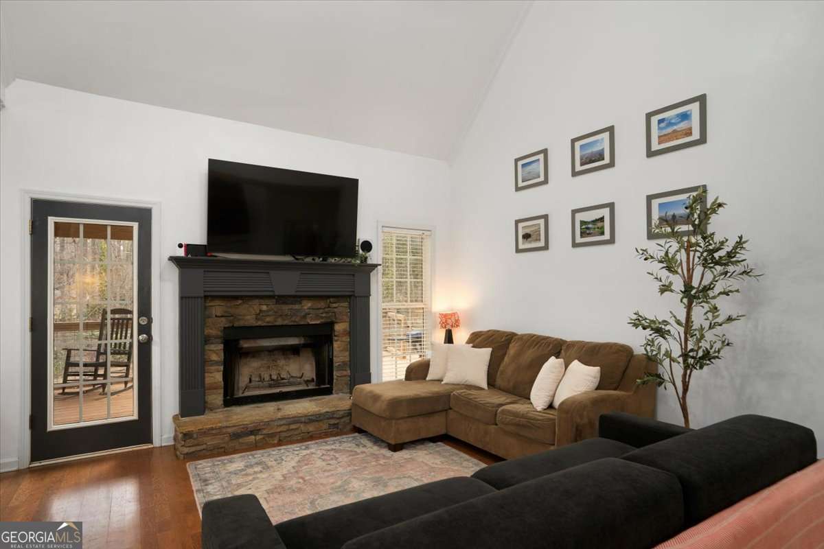 140 Glencrest DR