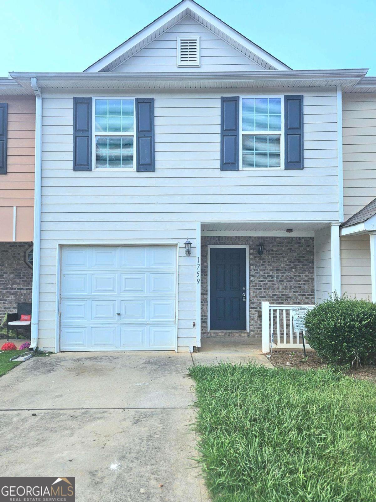 This Jonesboro beauty is waiting for you! Boasting 3 bedrooms, 2.5 baths. Open kitchen, family room, and dining room concept. Kitchen to include stainless steel appliance package. Master bedroom with ensuite including a walk-in closet. Two additional bedrooms, a laundry closet, and a guest bath to complete the second floor. Did I mention a one-car garage and private backyard? This is a must-see today!