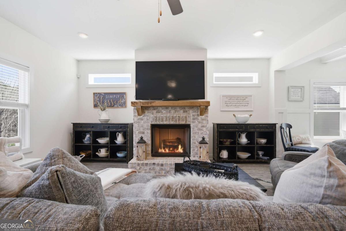 186 Mountain Ashe LN