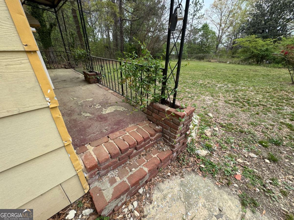 6127 Pinegrove RD