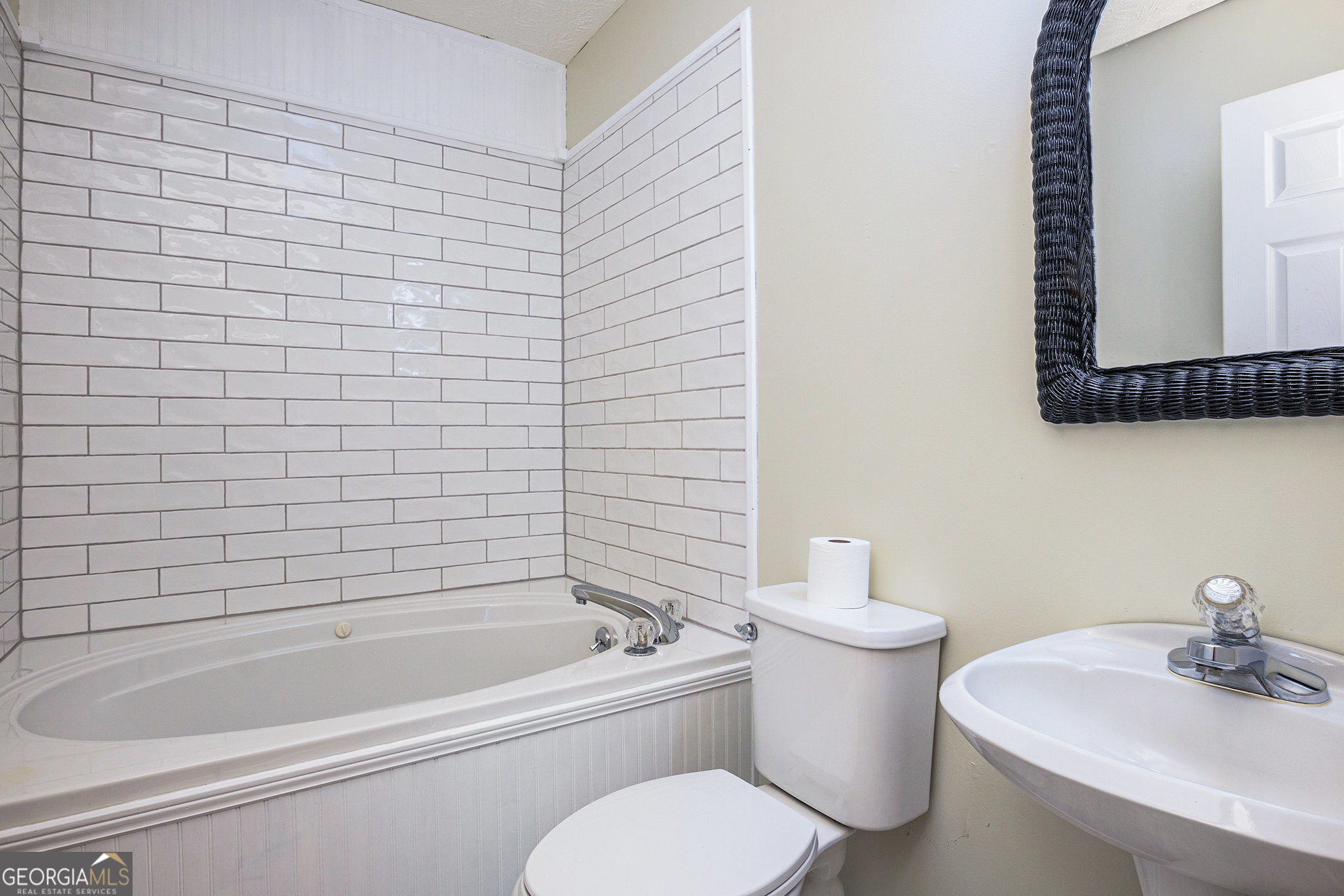 Mount Airy, Georgia 30563, United States, 3 Bedrooms Bedrooms, ,3 BathroomsBathrooms,Residential,Active,78174