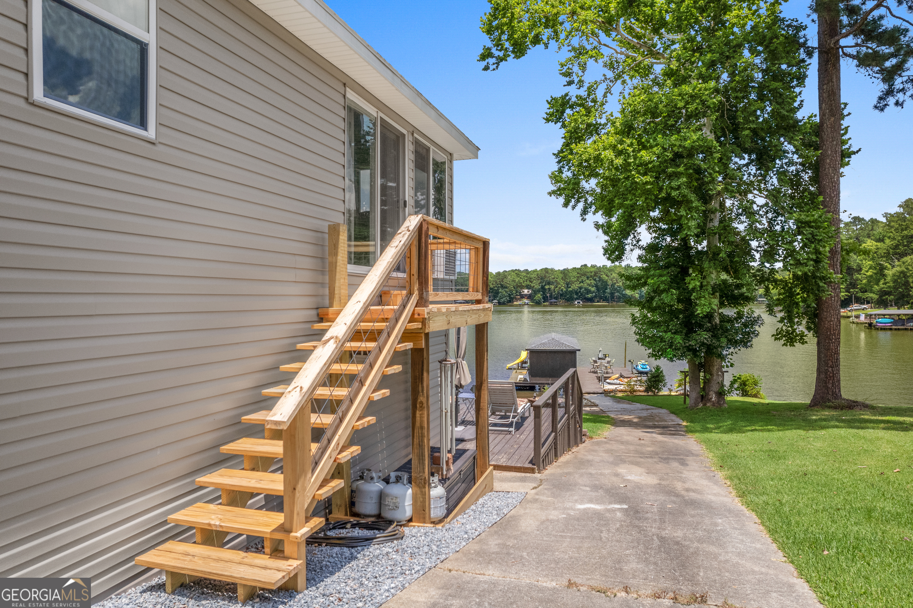 118 & 120 Buckeye LN NW
