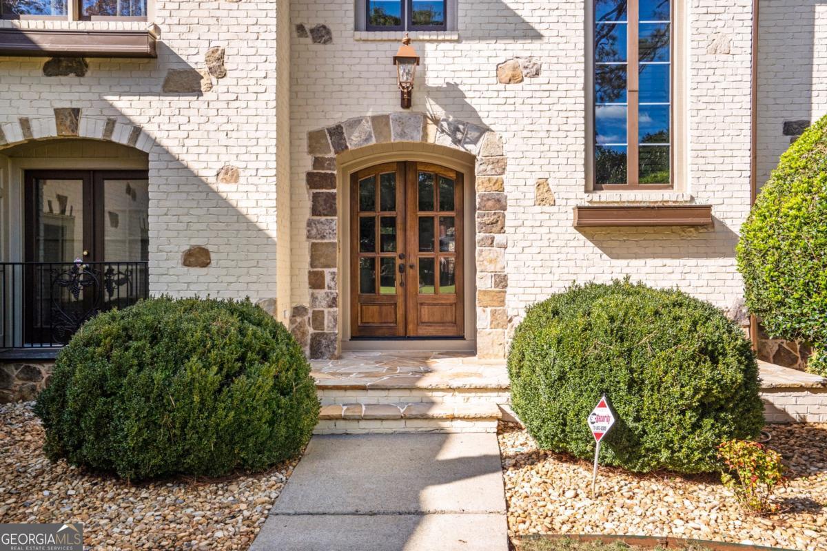 White Columns - Residential