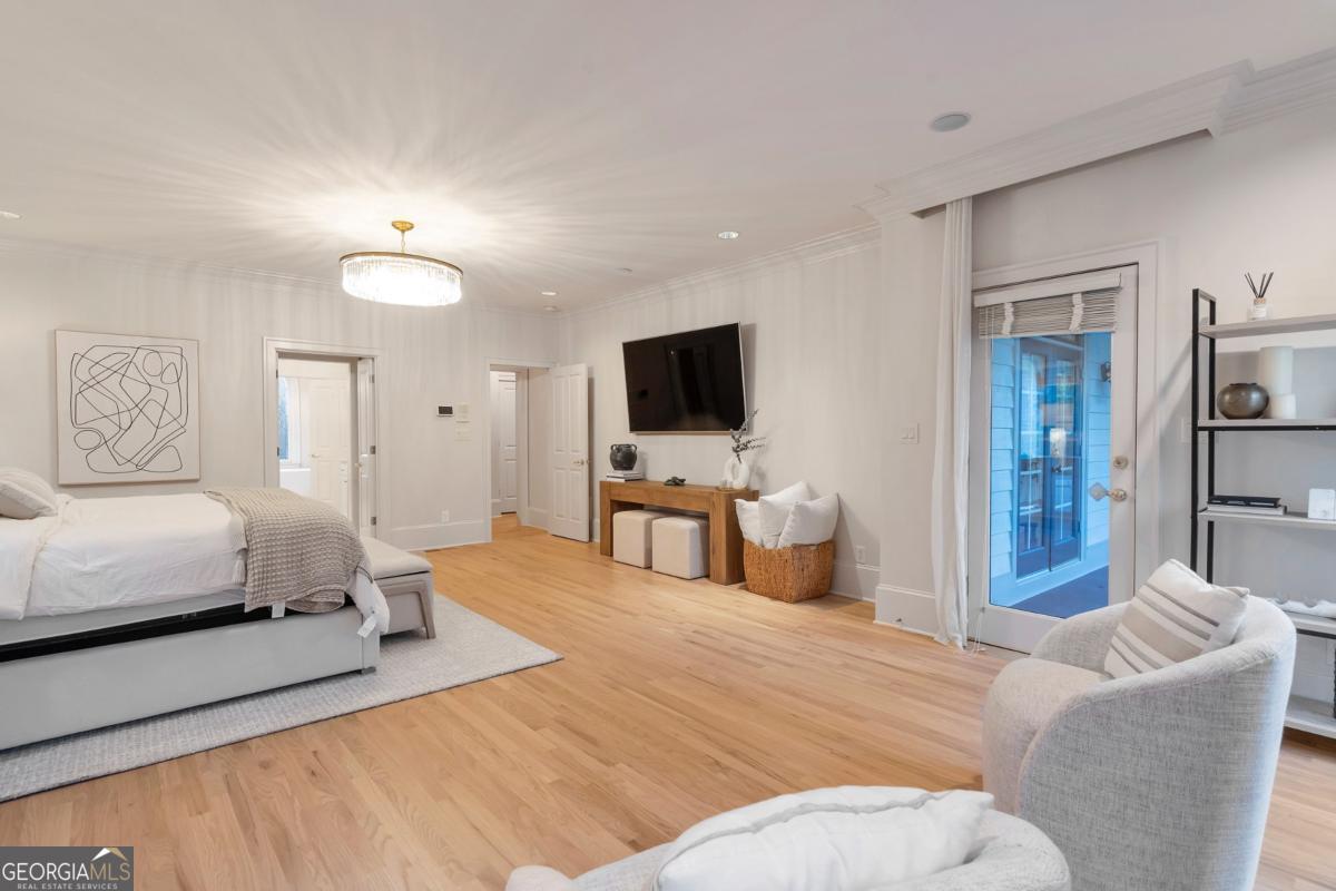 White Columns - Residential