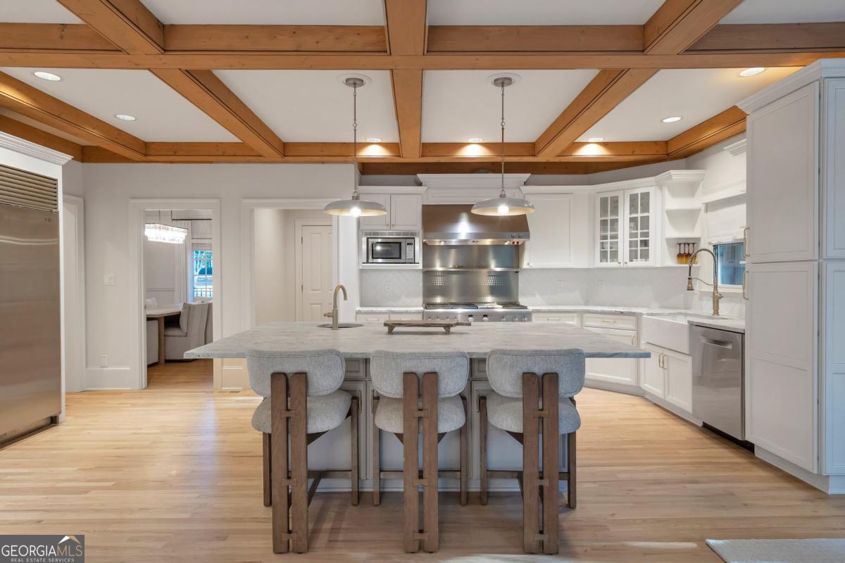 White Columns - Residential