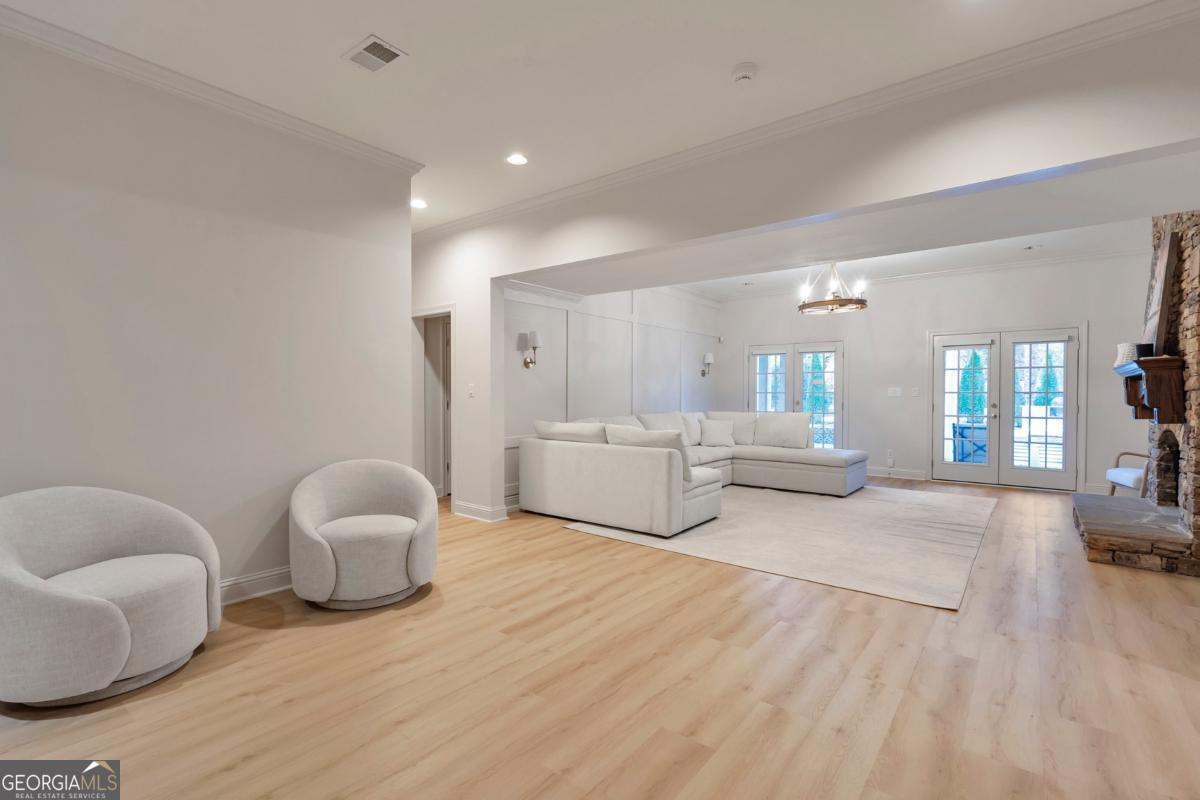 White Columns - Residential