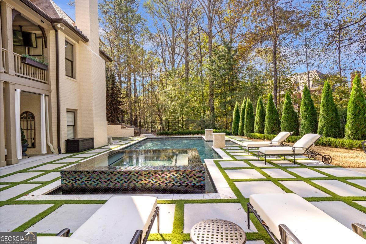 White Columns - Residential