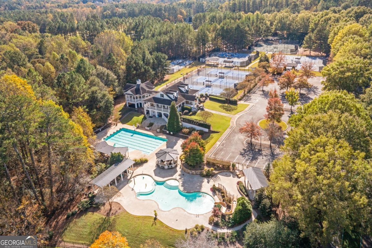 White Columns - Residential