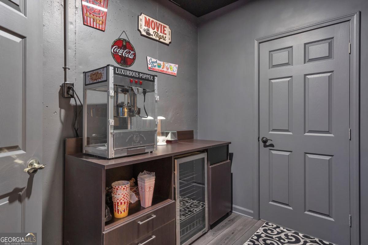 White Columns - Residential