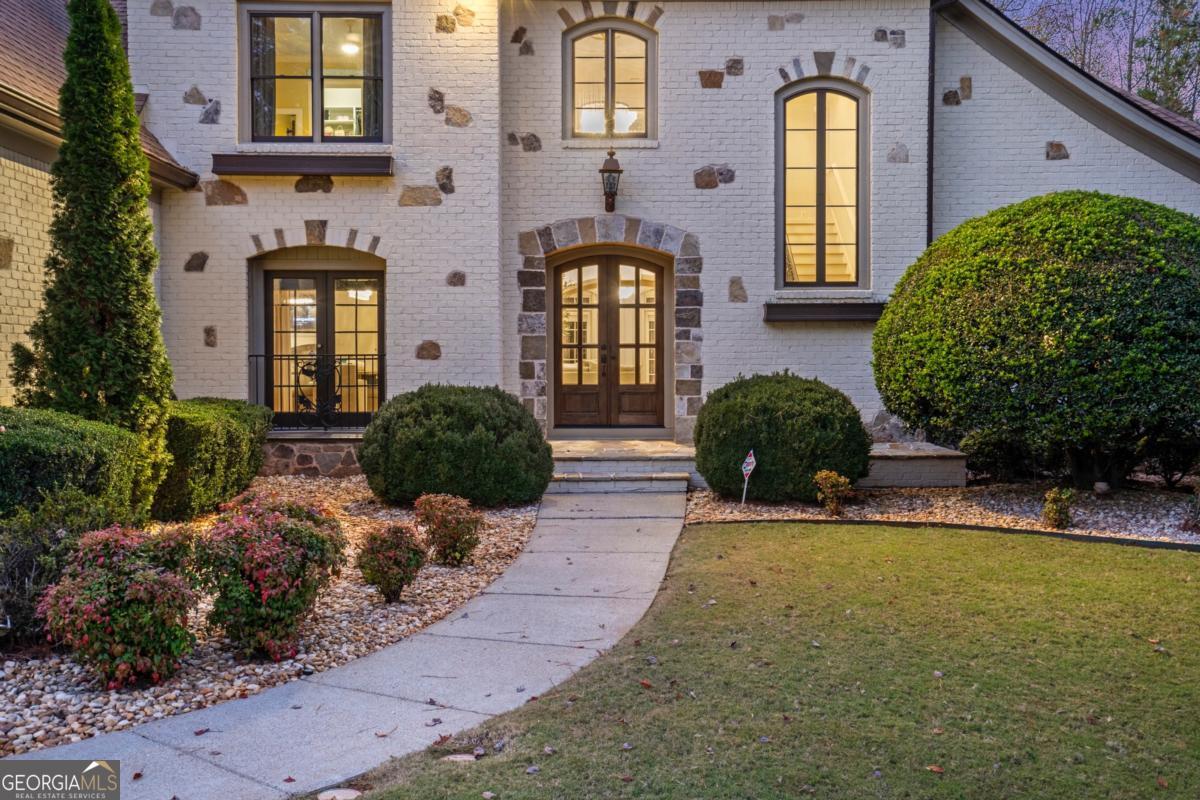 White Columns - Residential