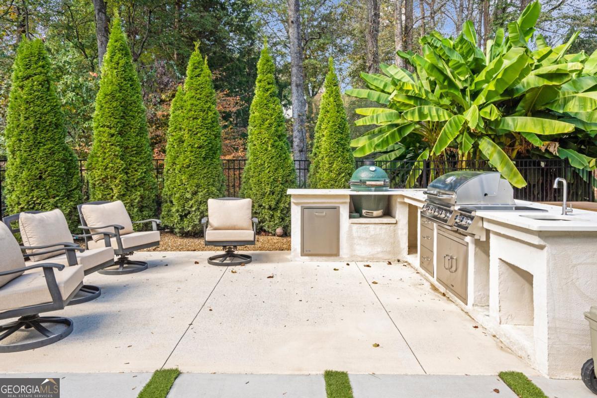 White Columns - Residential