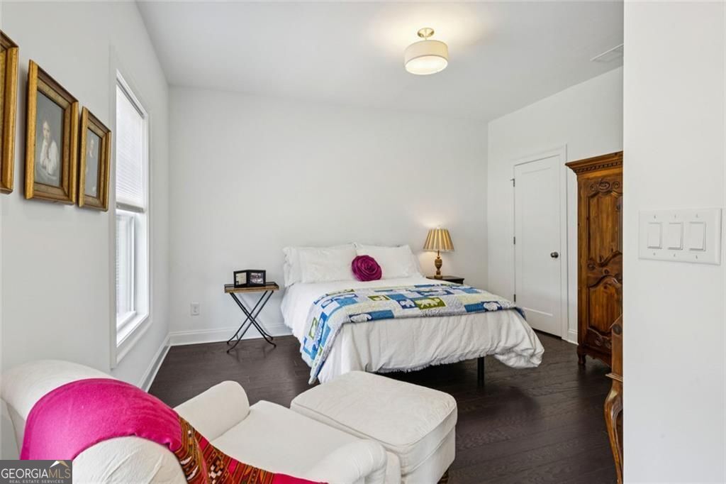 Sandy Springs, Georgia 30328, United States, 3 Bedrooms Bedrooms, ,4 BathroomsBathrooms,Residential,Active,204729