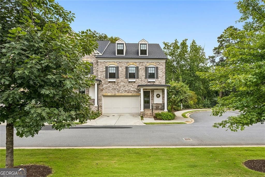 Sandy Springs, Georgia 30328, United States, 3 Bedrooms Bedrooms, ,4 BathroomsBathrooms,Residential,Active,204729