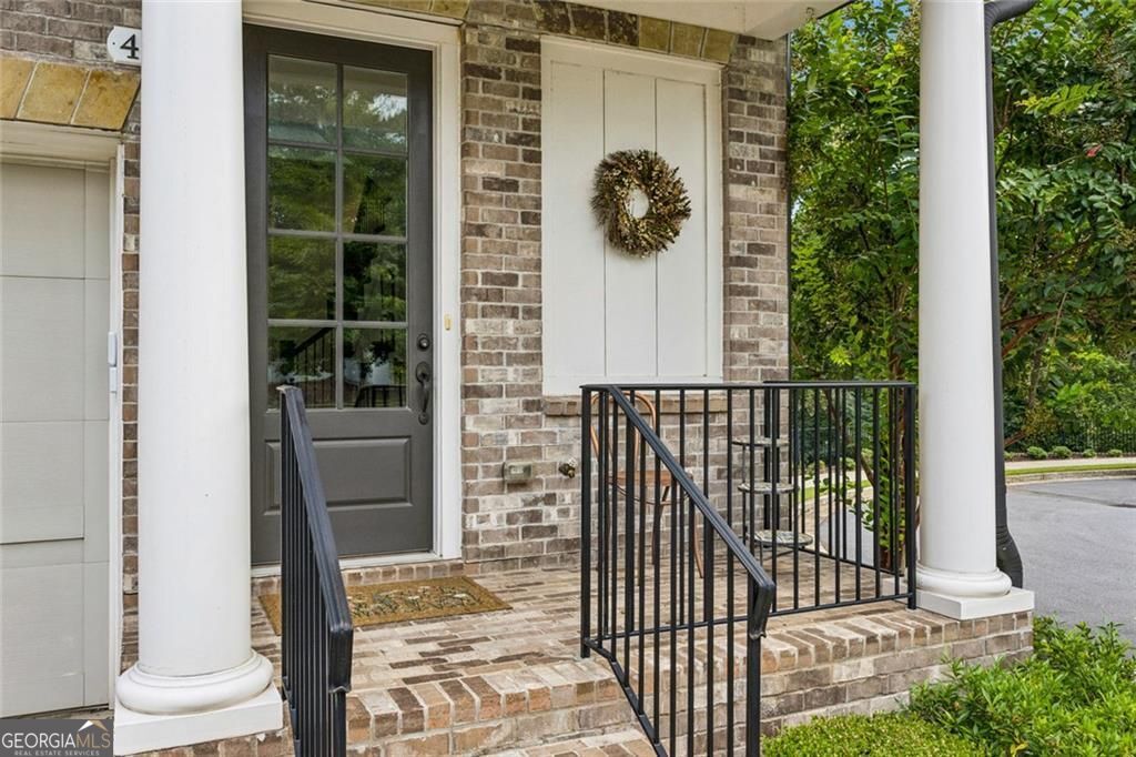 Sandy Springs, Georgia 30328, United States, 3 Bedrooms Bedrooms, ,4 BathroomsBathrooms,Residential,Active,204729