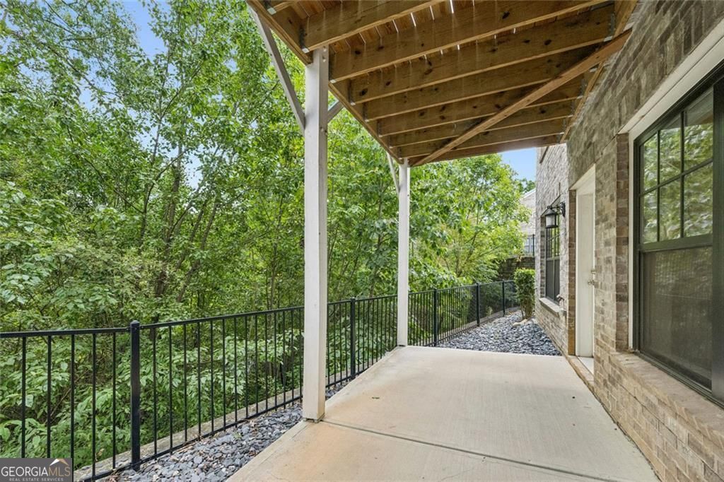 Sandy Springs, Georgia 30328, United States, 3 Bedrooms Bedrooms, ,4 BathroomsBathrooms,Residential,Active,204729