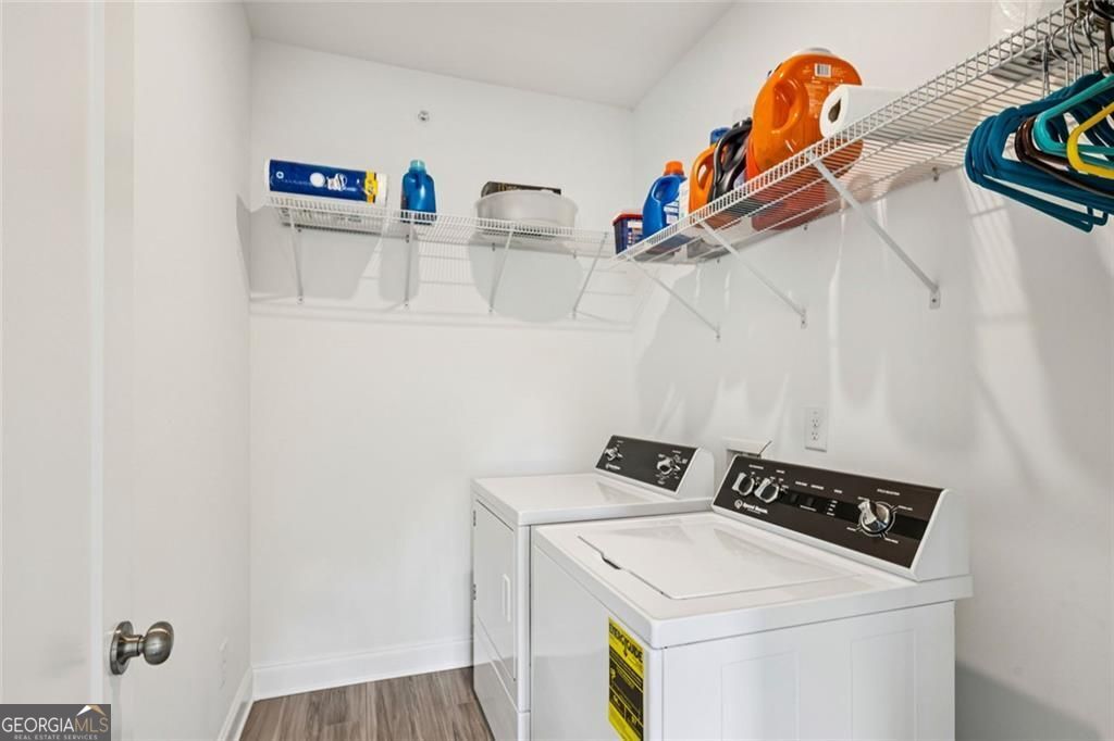 Sandy Springs, Georgia 30328, United States, 3 Bedrooms Bedrooms, ,4 BathroomsBathrooms,Residential,Active,204729