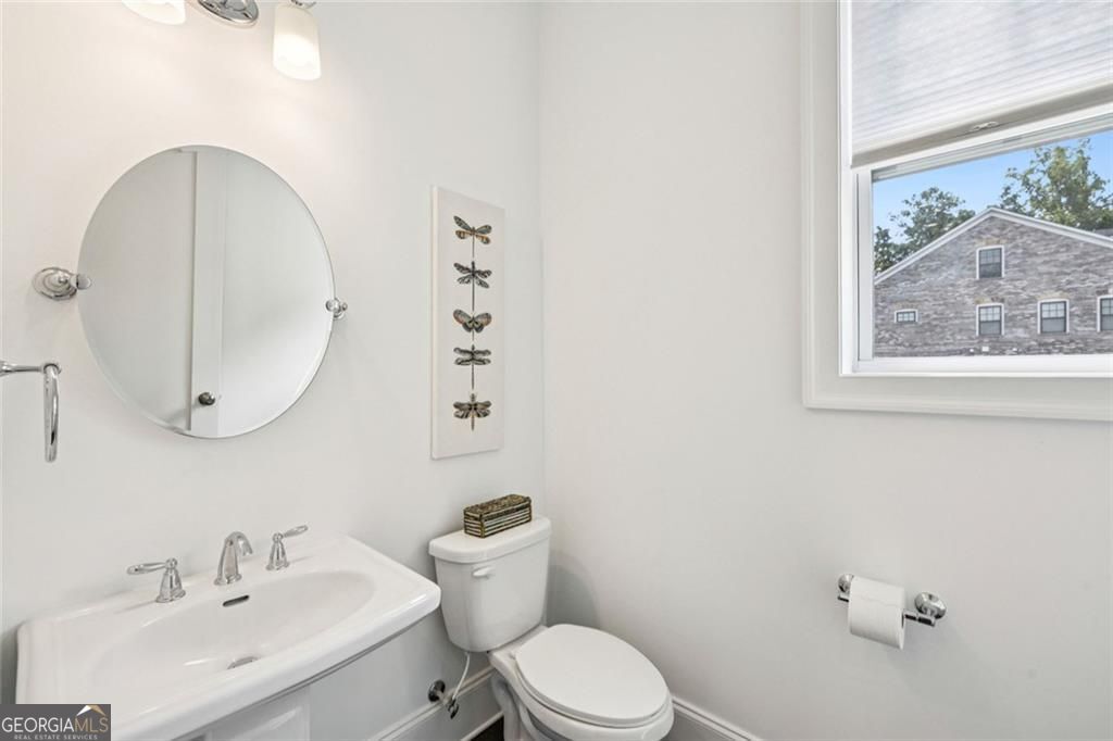 Sandy Springs, Georgia 30328, United States, 3 Bedrooms Bedrooms, ,4 BathroomsBathrooms,Residential,Active,204729