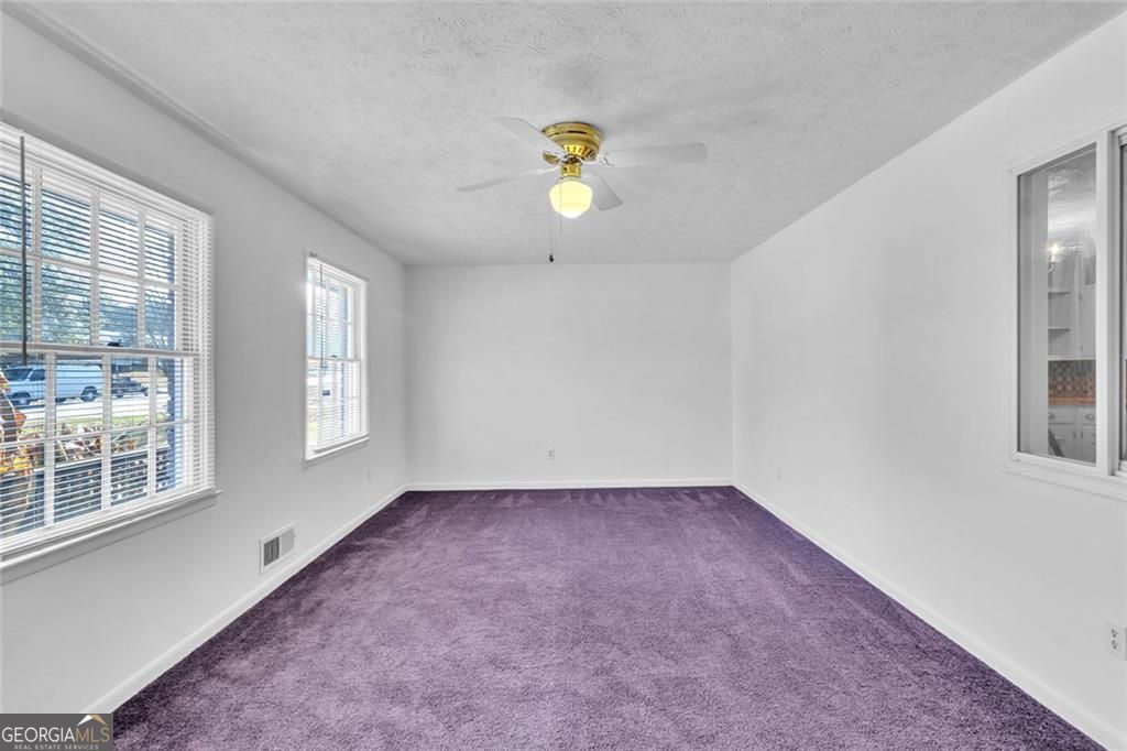 7425 Grayson DR