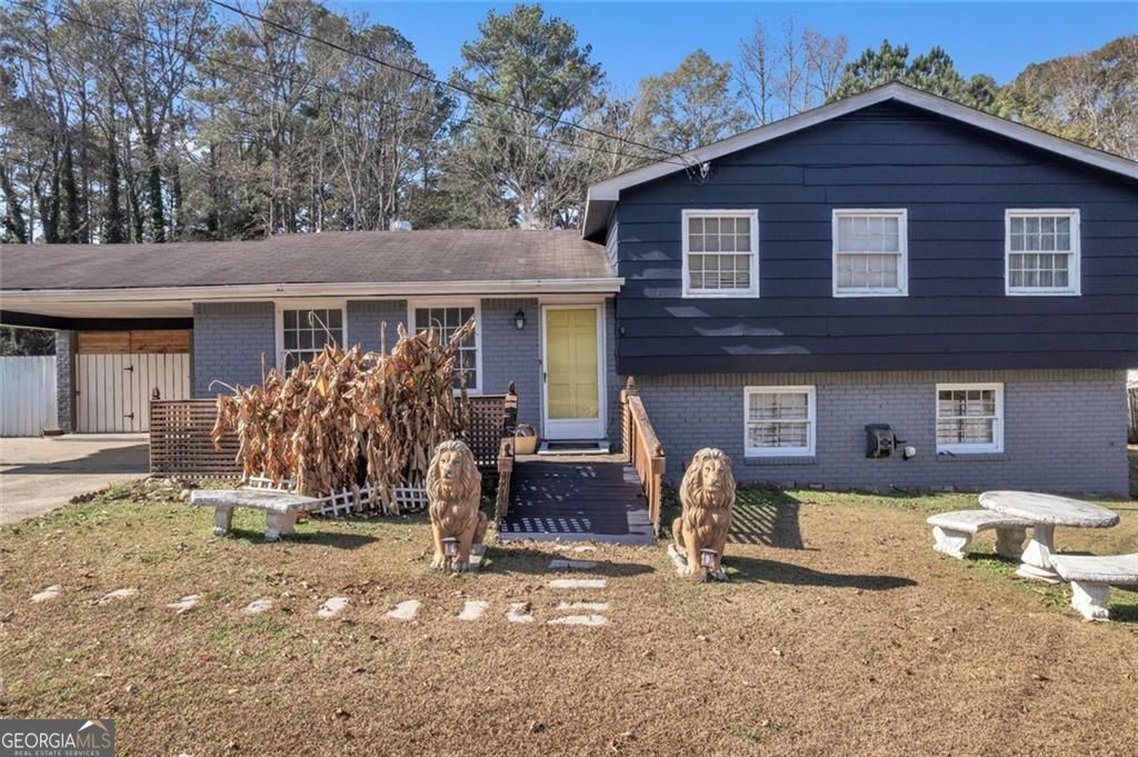 7425 Grayson DR