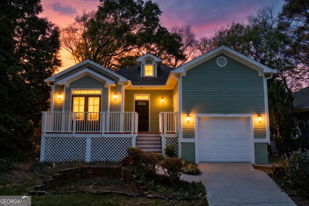 Photo of 980 Tilden Street NW, Atlanta, GA 30318 (MLS # 10719368)