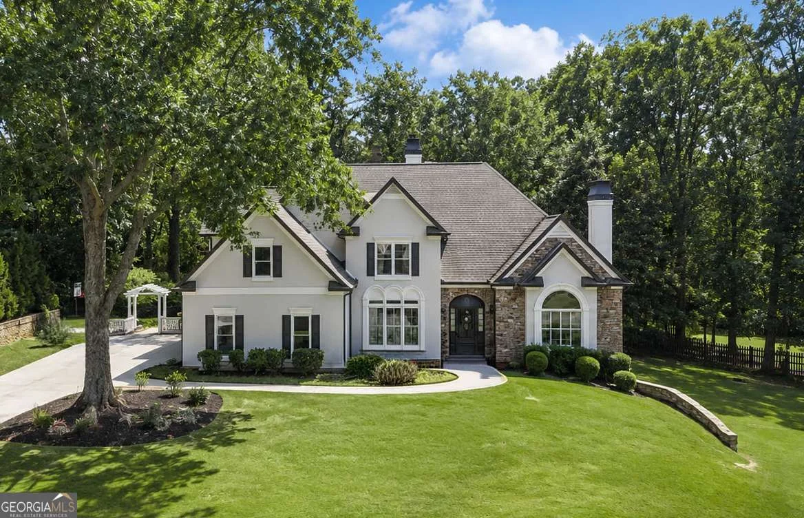 12210 Winding Oak Trail