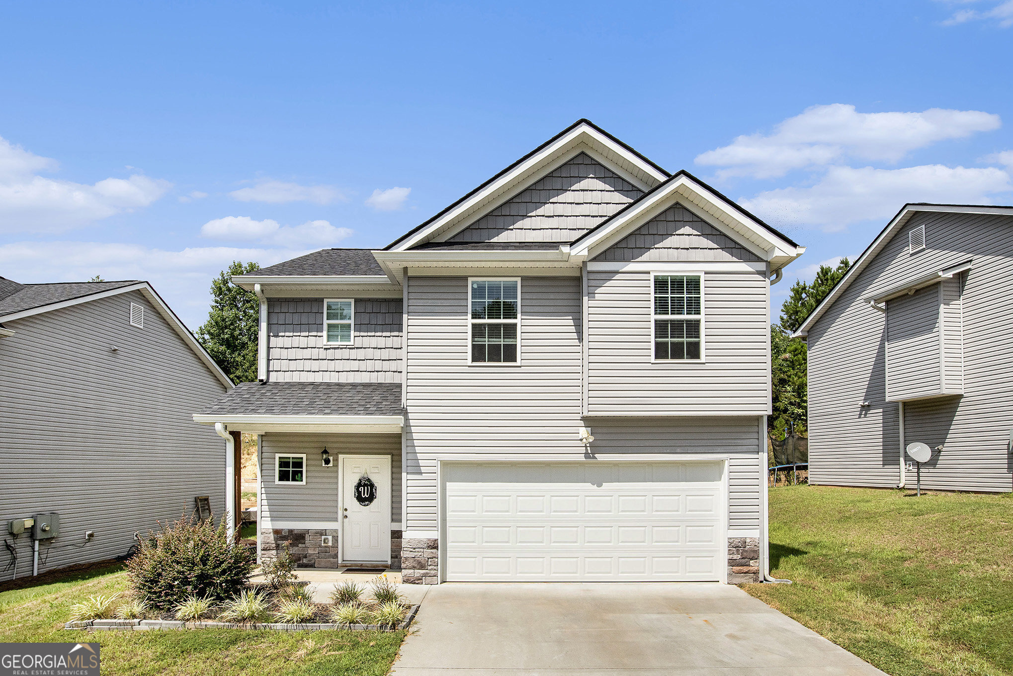Don't miss this beautifully maintained 3 bed, 2.5 bath home built in 2021, located in the sought-after Highland Pointe community! Featuring 1,720 square feet of stylish living space, this home boasts an open concept kitchen with generous storage, perfect for daily living and entertaining! The large primary suite offers a private en-suite bath, while two additional upstairs bedrooms provide flexible space for family, guests, or a home office. Enjoy a private backyard and peaceful neighborhood setting-all just minutes from top-rated schools, parks, shopping, and easy highway access to 985! This move-in ready gem won't last long - schedule your showing today