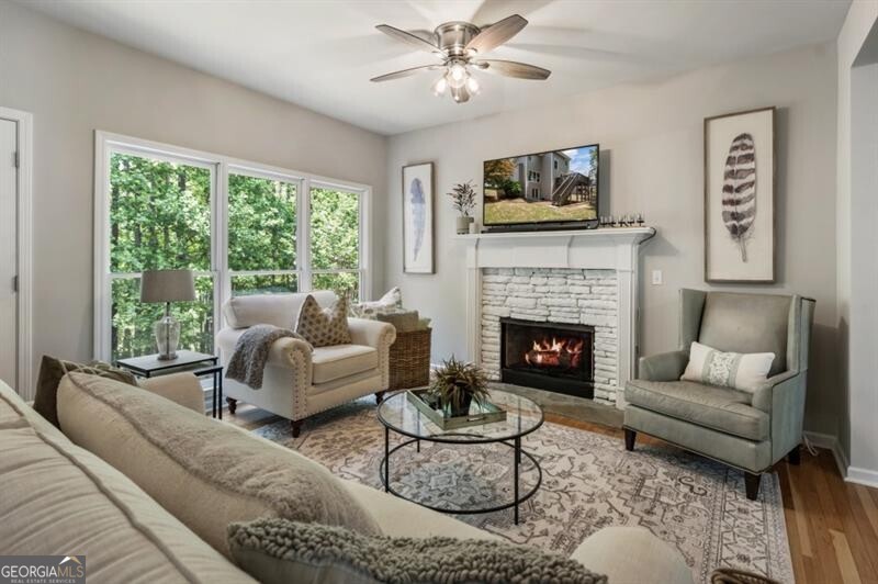 143 Treadstone LN