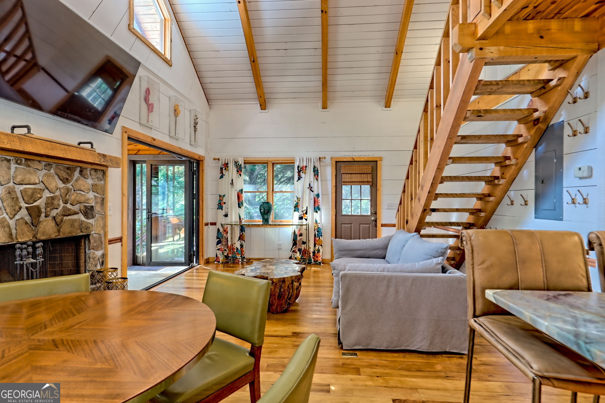 Clayton, Georgia 30525, United States, 2 Bedrooms Bedrooms, ,2 BathroomsBathrooms,Residential,Active,201042