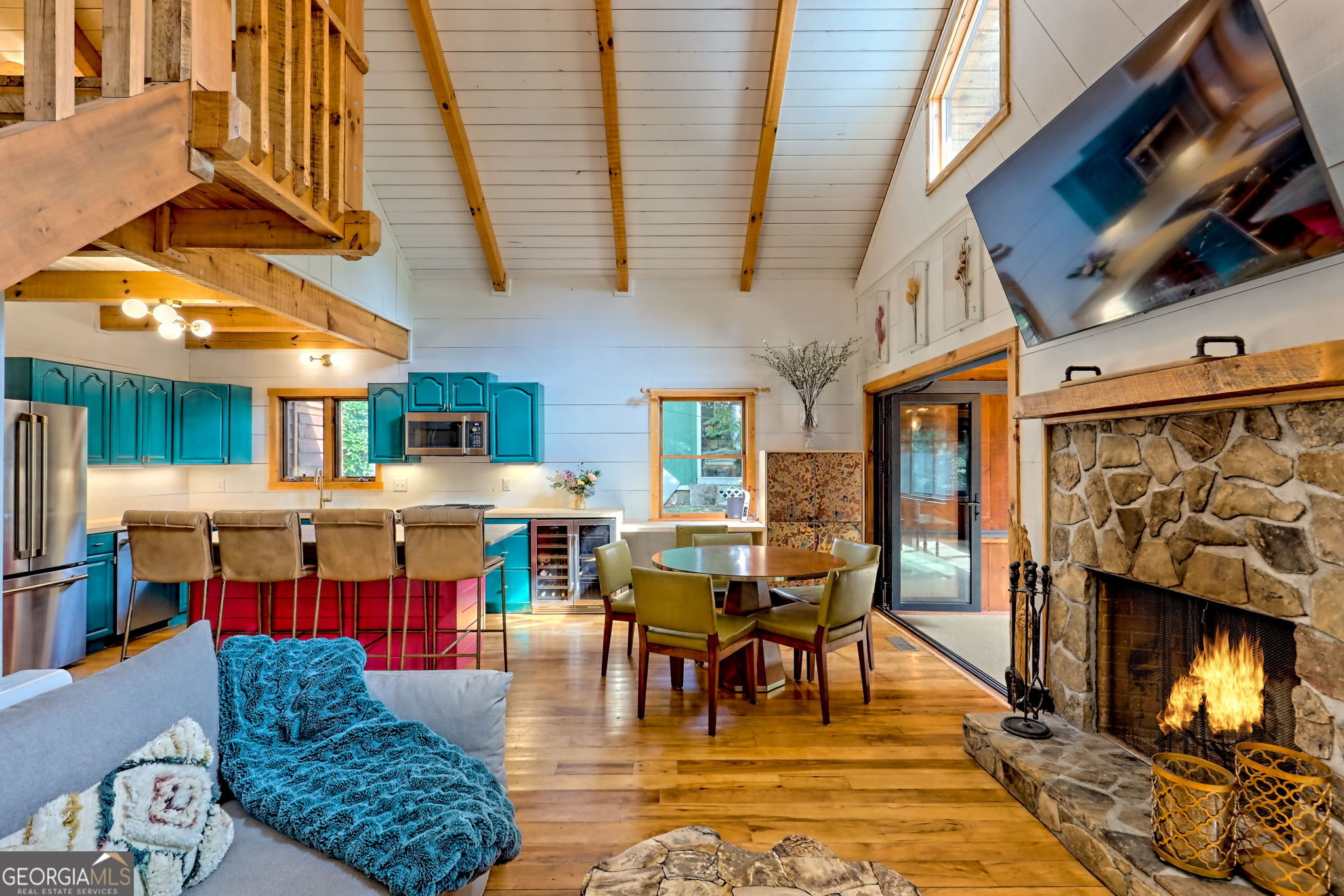 32 Hill Camp LN